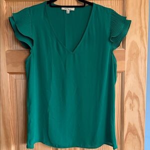 Les Serein Green Flutter Sleeve V-Neck Blouse